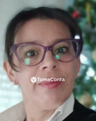 Profissional de Limpeza e Organização Doméstica.