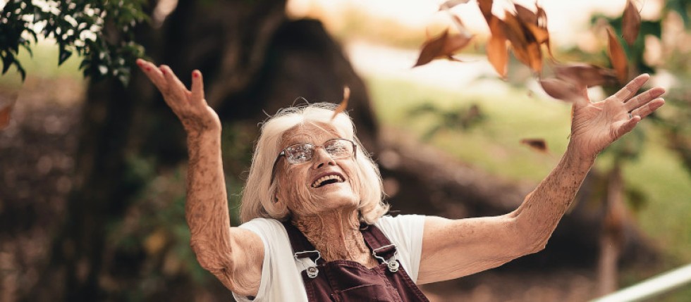 Atividades e jogos para idosos que ajudam a viver mais e melhor